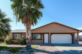 Building Photo - 10915 W Glenrosa Ave