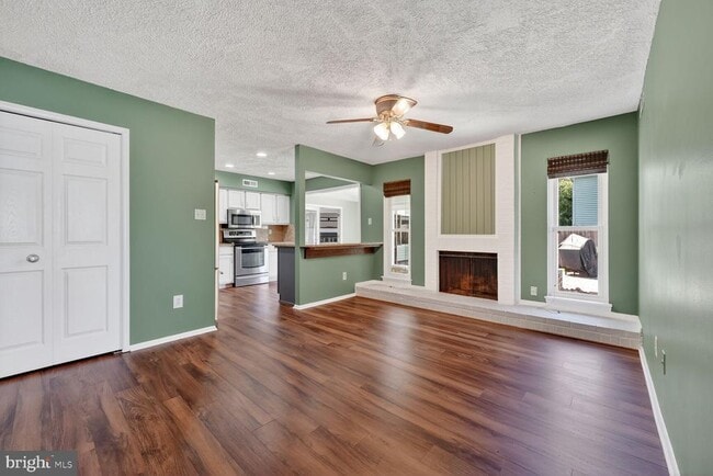 Building Photo - 15563 Peach Walker Dr