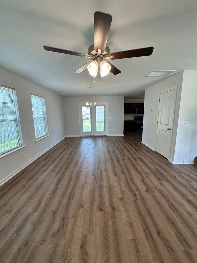 Building Photo - Brand New 3Bed 2Bath Manchester Home