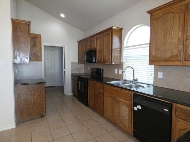 Foto del edificio - 12853 Danville Dr