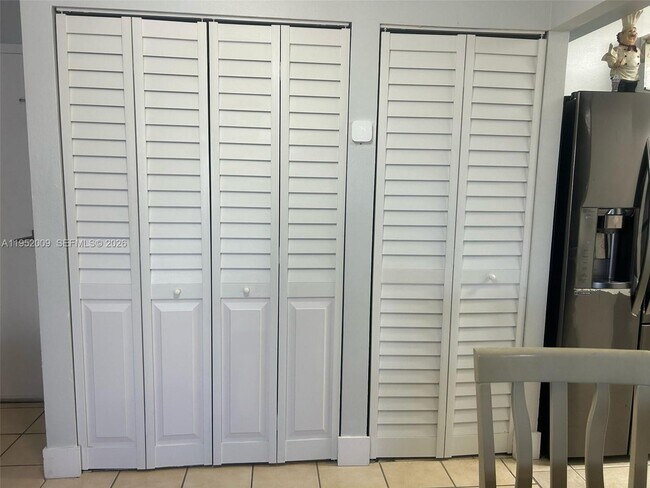 Foto del edificio - 8261 NW 8th St