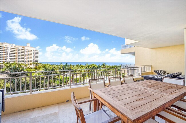 Foto del edificio - 799 Crandon Blvd