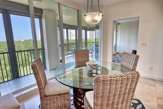 Foto del edificio - 8990 Bay Colony Dr