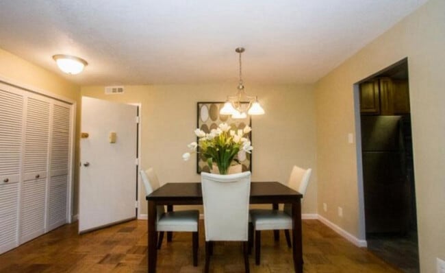 Building Photo - 2030 N Adams St