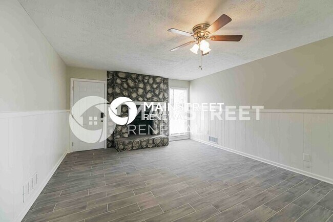 Building Photo - 3 Bedroom Pet-Friendly Home in Douglasville, GA with Main Street Renewal