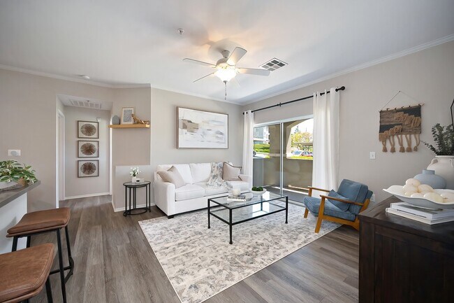 Foto del edificio - Eagle Glen Apartments