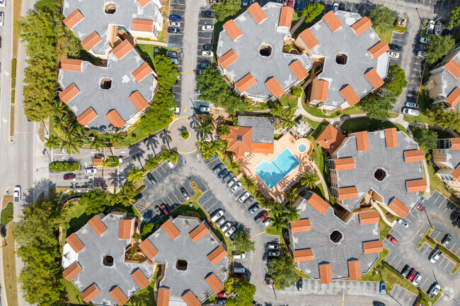 Building Photo - Mediterranean Villas