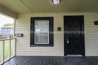 Building Photo - 219 N Rosedale Ave