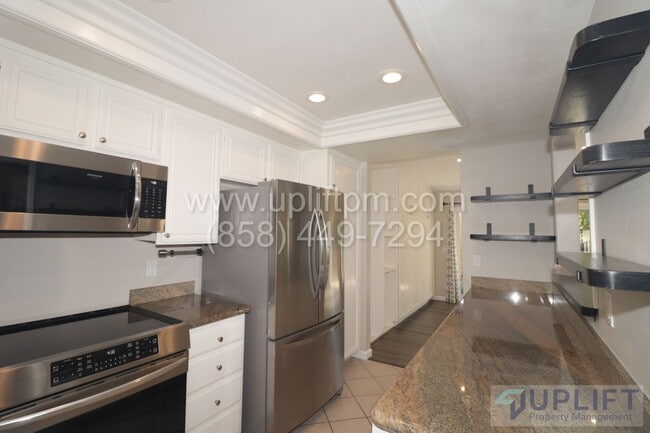 Foto del edificio - 3 Bedroom 2.5 Townhome A MUST SEE!!