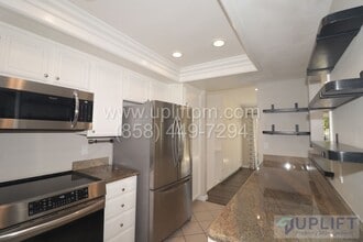 Building Photo - 23837 Green Haven Ln