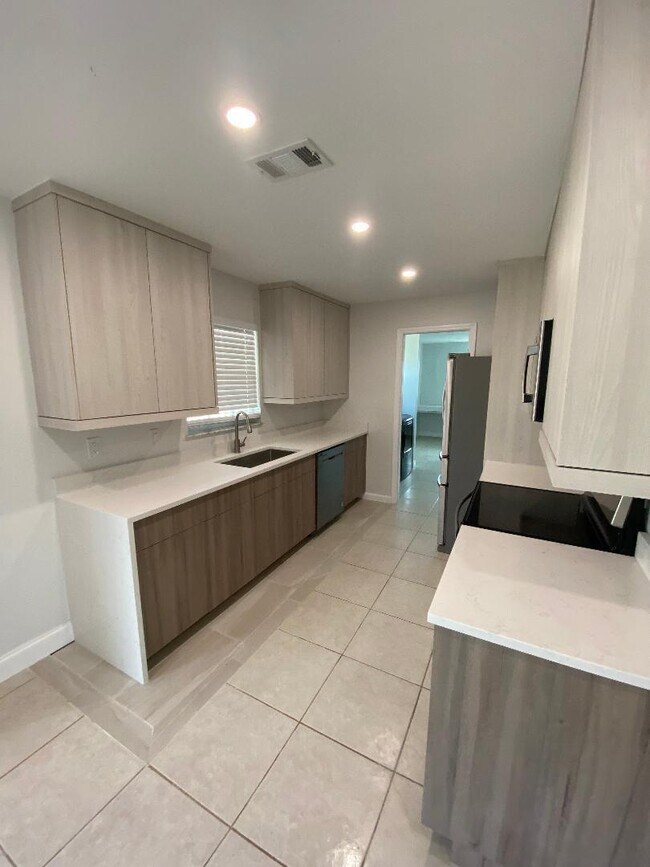 Foto del edificio - 871 SW Dalton Ave