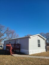 Building Photo - 144 Castle St