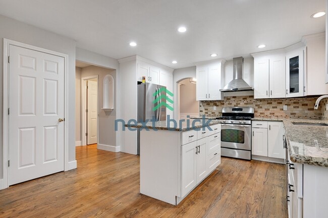 Building Photo - 4 Bed and 2.5 Bath Stunning Single-family Home is Available for Rent!