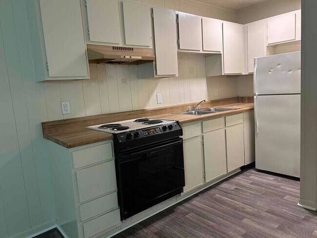 Foto del edificio - 5004 Alan Dr