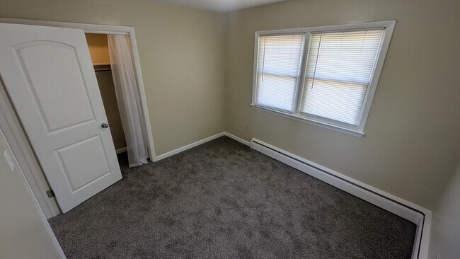 Foto del edificio - 2221 Millwood Dr