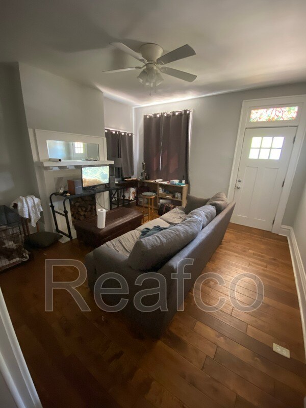 Foto del edificio - 402 E Whittier St