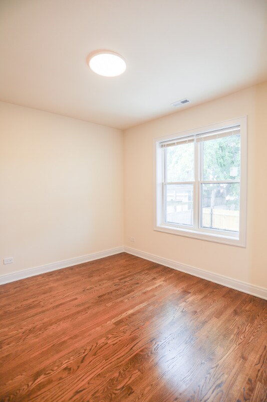 Foto del edificio - 2342 N Lawndale Ave