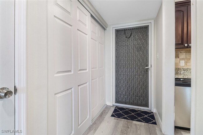 Foto del edificio - 190 Turtle Lake Ct