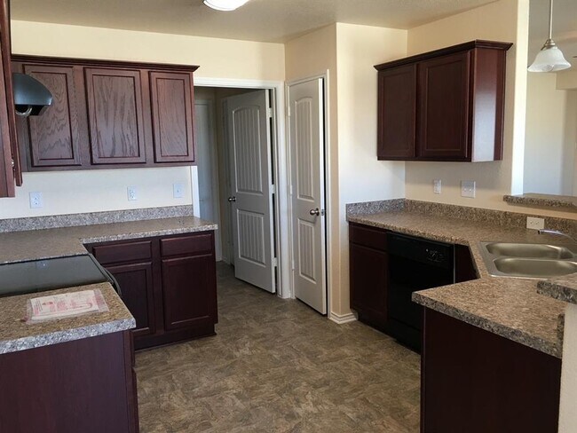 Building Photo - 5006 Imperial Eagle Dr
