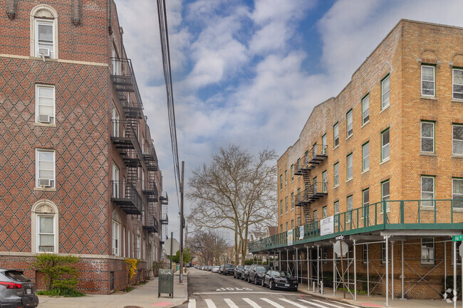 Building Photo - 87-86 116th St