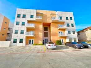Building Photo - 502 Shiloh Dr