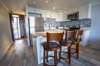 Building Photo - 68-055 Akule St