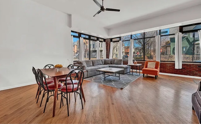 Building Photo - 2 bedroom in Chicago IL 60618