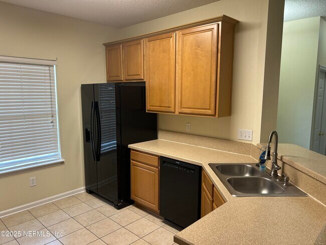 Building Photo - 352 Wooded Crossing Cir