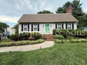 Building Photo - 6045 Hedgerow Cir