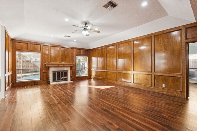 Foto del edificio - 14819 Walbrook Dr