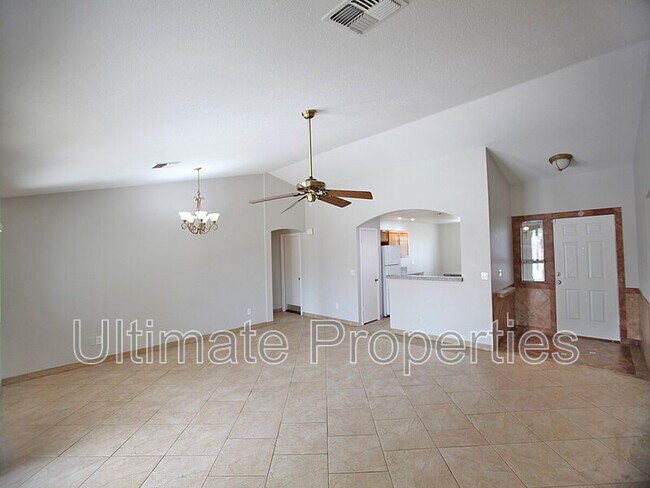 Building Photo - 4611 N 87th Ave