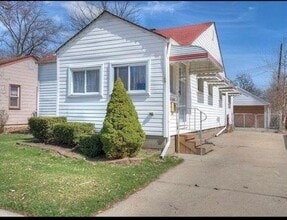 Building Photo - 2146 Symes St