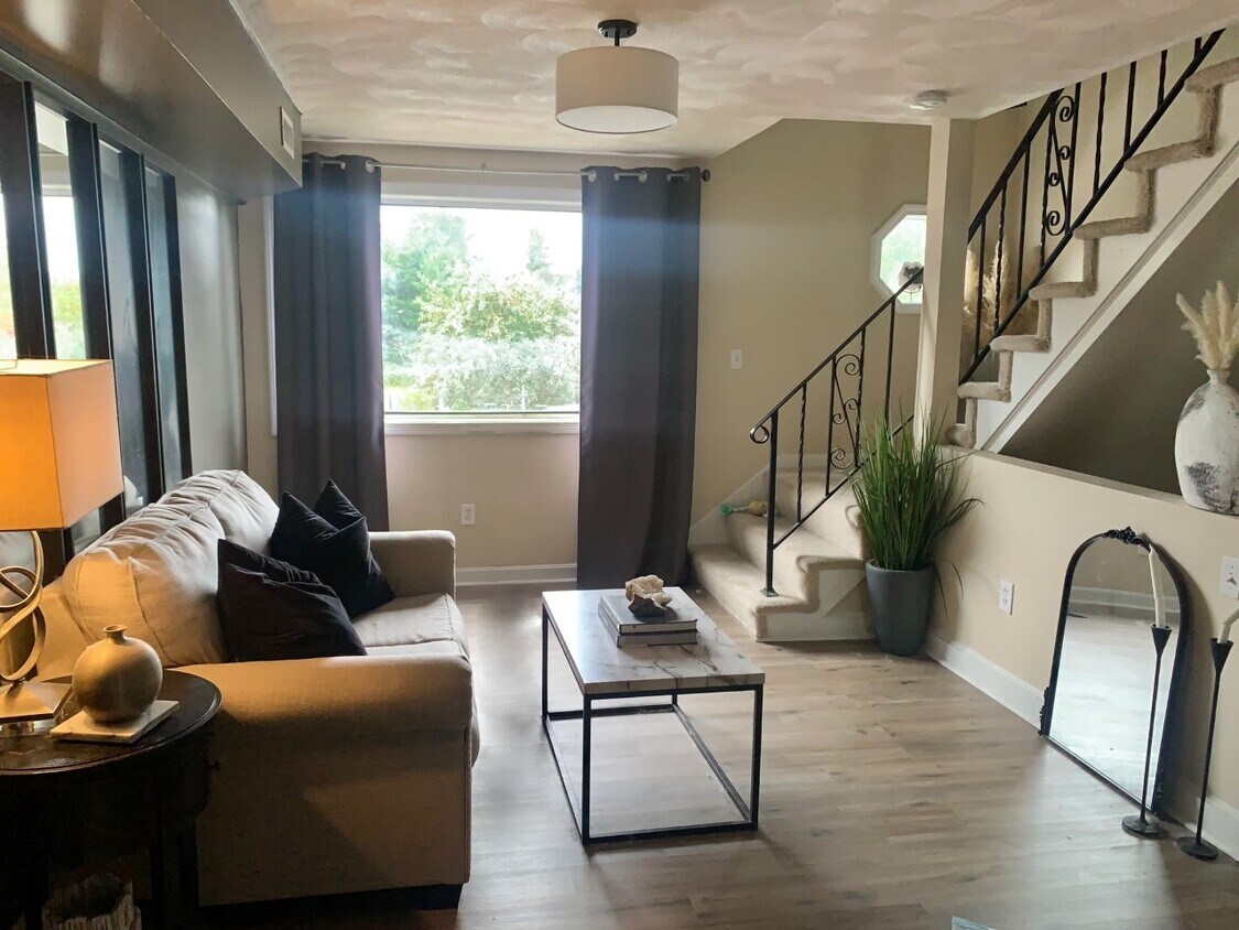 366 Farrwood Dr, Haverhill, MA 01835 Townhome Rentals in Haverhill MA