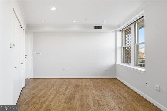 Foto del edificio - 1801 Calvert St NW