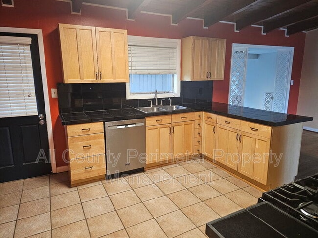 Building Photo - 3174 Laventure Dr