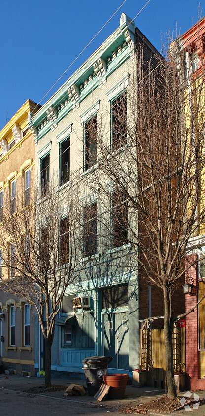Building Photo - 2139 Colerain Ave