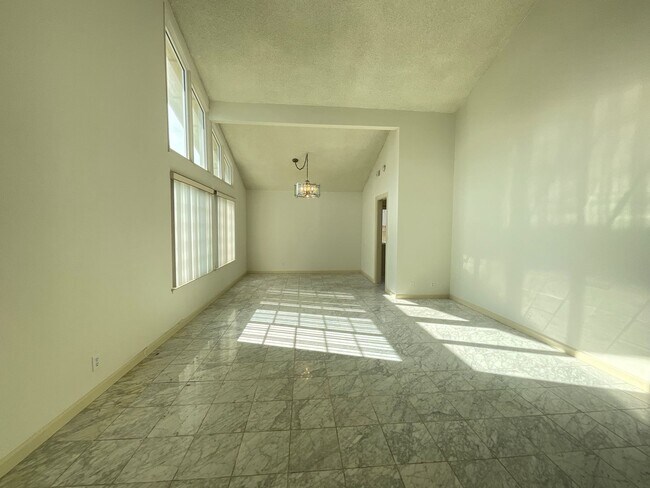 Foto del edificio - 3 Bedroom 2 Bath,