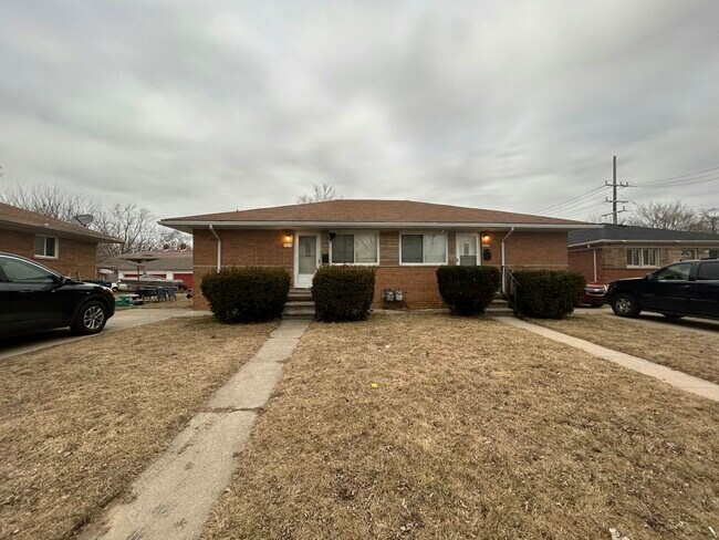 Foto del edificio - 1868 Hamilton Ave