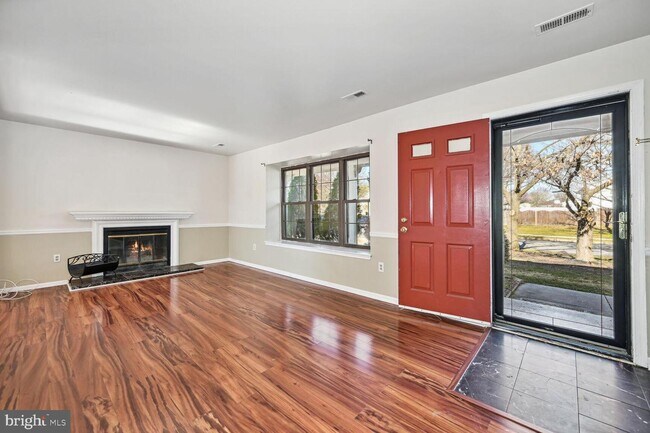 Building Photo - 122 E Partridge Ln