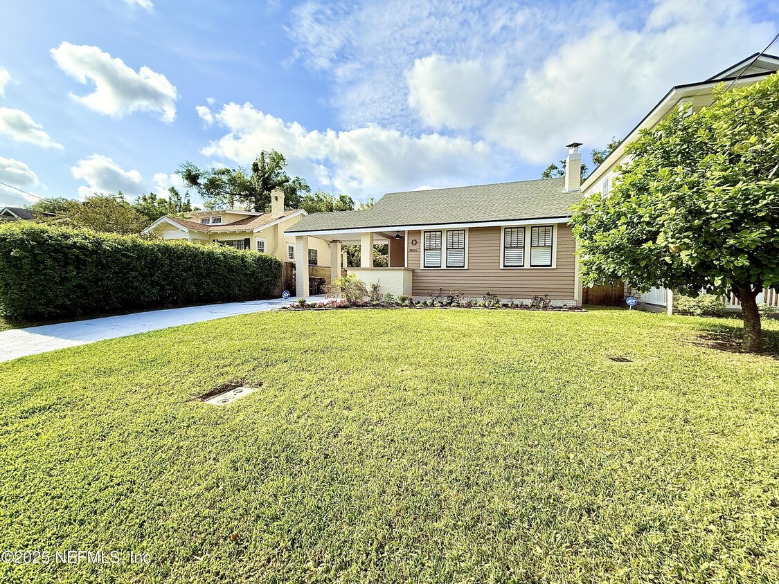 Foto principal - 2648 Ernest St