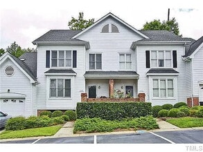 Building Photo - Room in Townhome on Vinca Cir