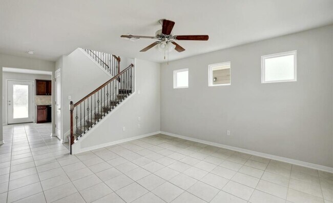 Foto del edificio - 228 Friendship Oak Dr
