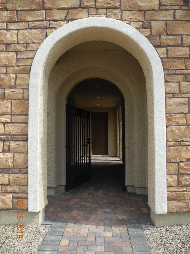 Foto del edificio - 1051 Whitworth Ave