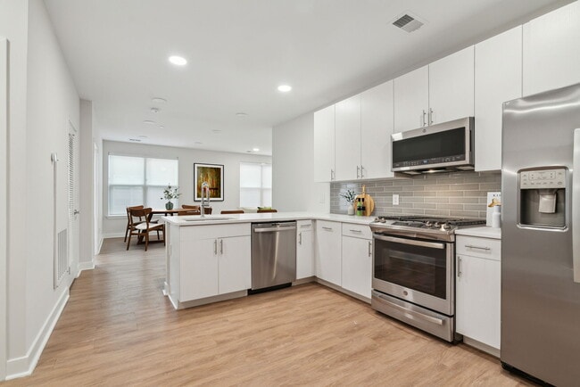 Building Photo - The Elm