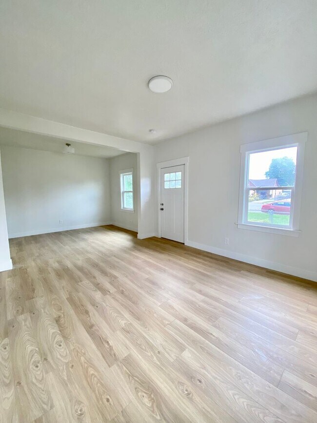 Building Photo - 840 West