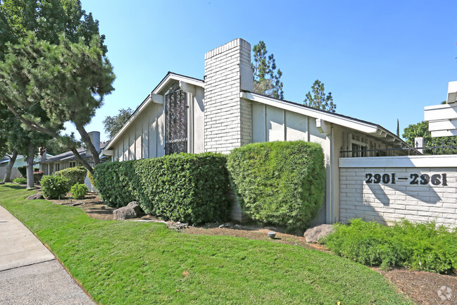 Building Photo - Bear Creek Manor