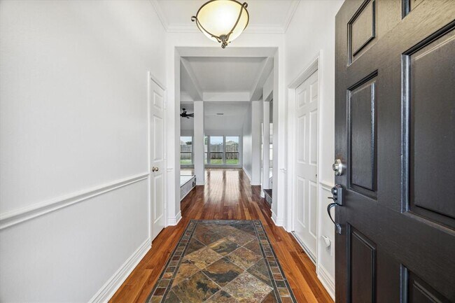 Foto del edificio - 1823 Pinewood Ct Dr
