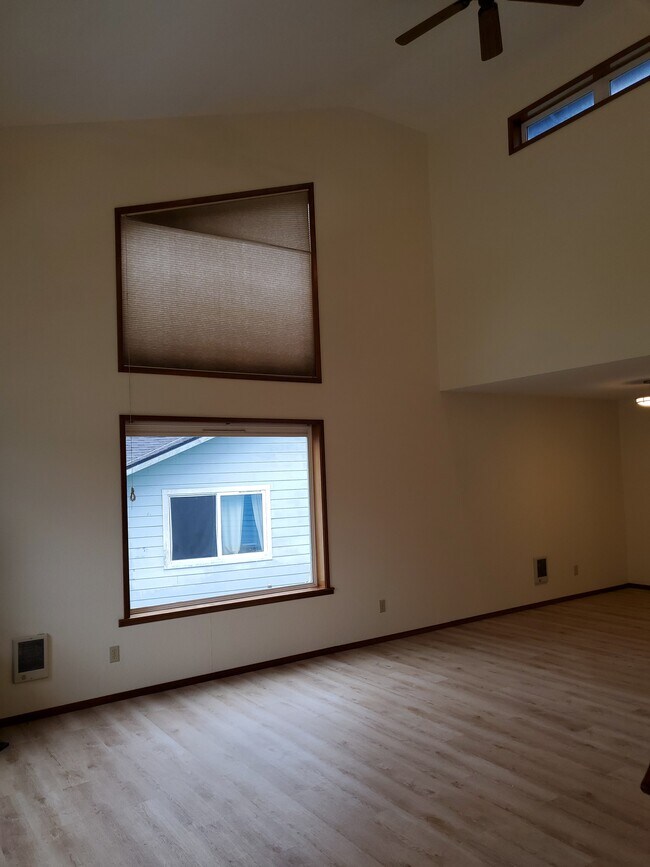 121 S Oar Loop SW, Ocean Shores, WA 98569 House Rental in Ocean