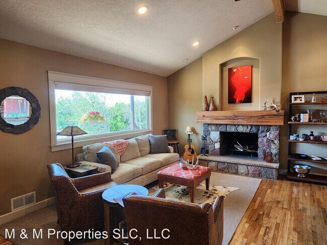 Foto del edificio - 3 br, 3 bath House - 3205 S Yosemite Dr