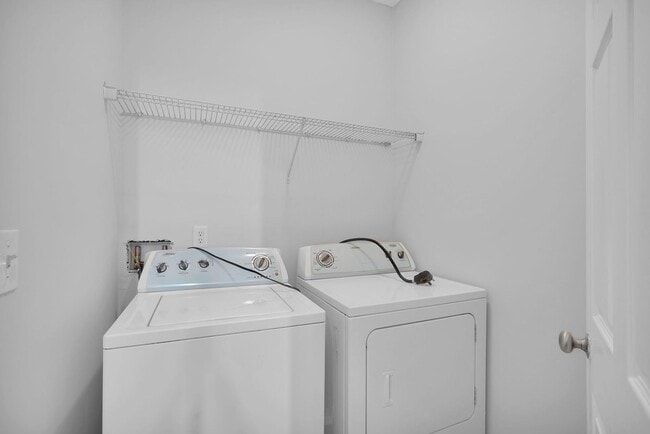 Building Photo - Charming 3 BR Home in Jacksonville, FL